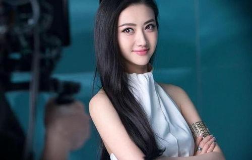 娱乐圈吃瓜背景图女主,揭秘“吃瓜女神”背后的故事  第2张