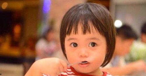 娱乐吃瓜酱女儿懂事,懂事背后的温馨故事 第3张 娱乐吃瓜酱女儿懂事,懂事背后的温馨故事 第3张